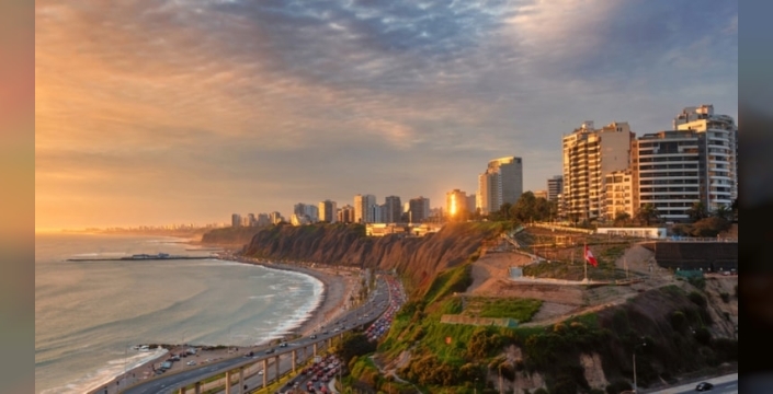 Lima, yağmursuz ama hep nemli bir çöl şehri