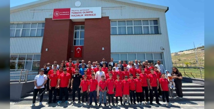 Malatya'dan 7 güreşçi, milli takım kampına seçildi