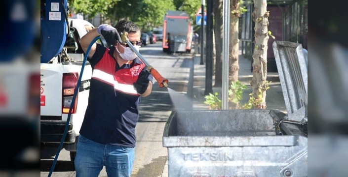 Manisa'da görünmez kahramanlar: Çöp konteynerlerinde hijyen seferberliği