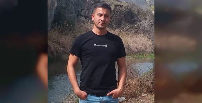 Manisa'da motosiklet tıra çarptı: Sürücü öldü