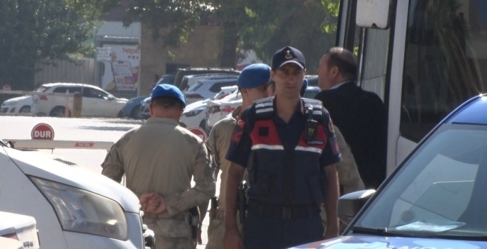 Menderes Belediyesi rüşvet ve irtikap soruşturmasında büyük gelişme: Başkan ve 16 şüpheli adliyede!