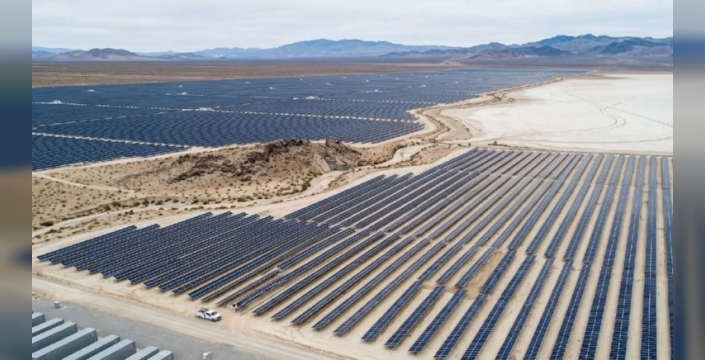 Mojave Çölü'nde güneş enerjisi tesisi uçuş güvenliğini tehdit ediyor