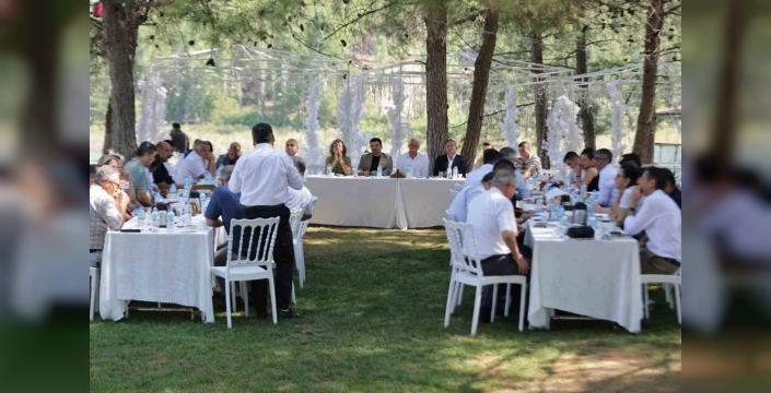 Muğla büyükşehir belediyesi ula'da talepleri dinledi