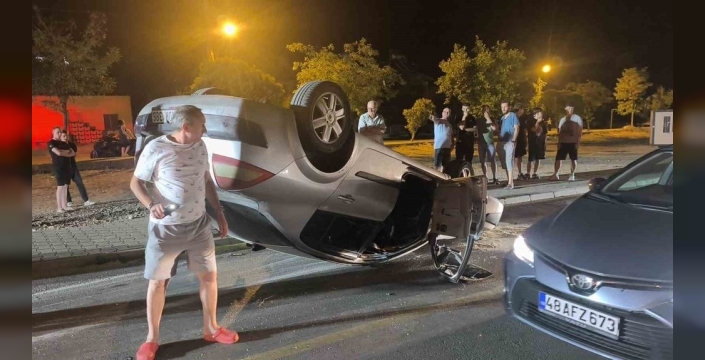 Muğla'da ters şeride giren araç takla attı, sürücü yaralandı