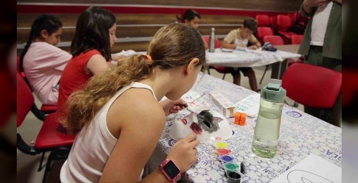 Muğla'da yaz tatili sanata dönüştü: Gençler 10 farklı branşta yeteneklerini keşfediyor