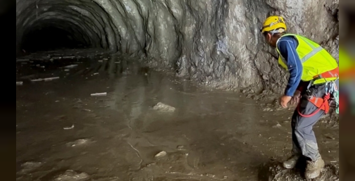 Nepal'de sel felaketi: 900 kişi baraj tünellerinde mahsur kaldı