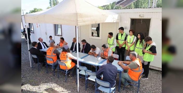 Rektör Hacımüftüoğlu, Parmaksız Kale höyük kazısını inceledi