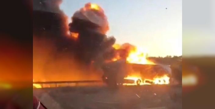 Seyir halindeki tanker alev aldı, yangın ormana yayıldı