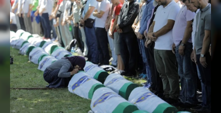 Sırbistan, katliamcı Ratko Mladiç için yas tutacak