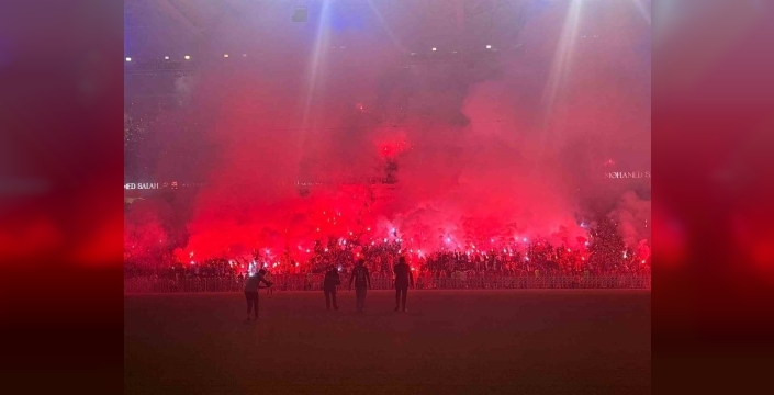 Trabzonspor'a 'Mısır'dan Bir Yıldız Doğdu': Salah, 30 Bin Taraftarın Huzurunda İmza Attı!