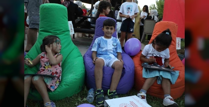 Tunceli'de Mameki Fest, renklere ve kahkahalara ev sahipliği yapıyor