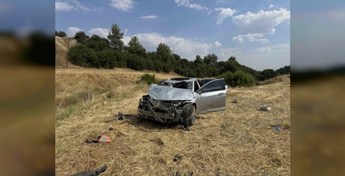Uşak'ta kan donduran kaza: Sürücü takla atan araçta can verdi