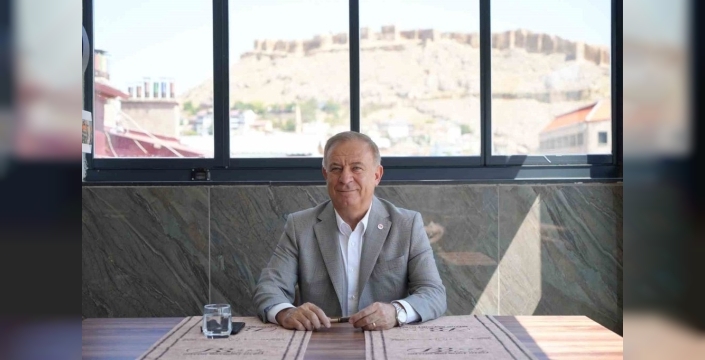 Yeni parti, tüzük değişikliği ve erken seçim senaryolarını Bayburt'ta masaya yatırdı