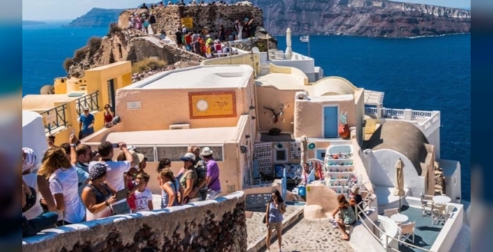 Yunanistan, sorunlu turistler için kara liste önerisini tartışıyor