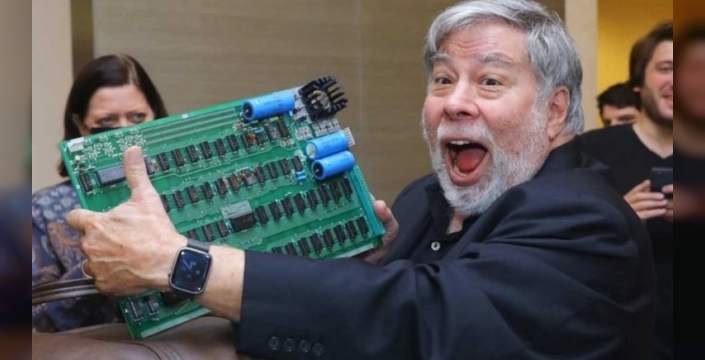 1976 yapımı Apple-1 bilgisayarı, 38 milyon lira değerinde