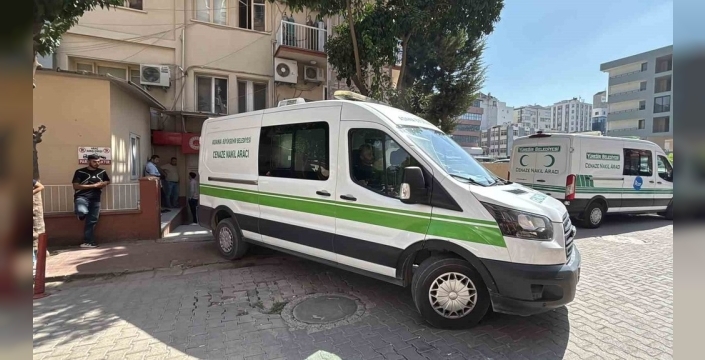 Adana’da boşandığı eşi tarafından öldürülen kadının cenazesi alındı