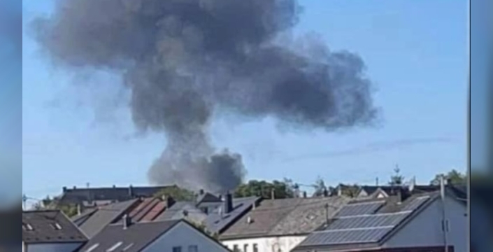 Almanya'da F-16 savaş uçağı düştü, pilot hafif yaralı kurtuldu