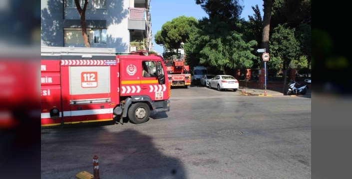 Apartman dairesinden gelen duman itfaiyeyi harekete geçirdi
