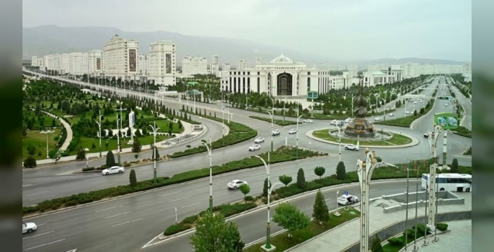 Aşkabat'ta koyu renkli araç kullanımı kısıtlandı