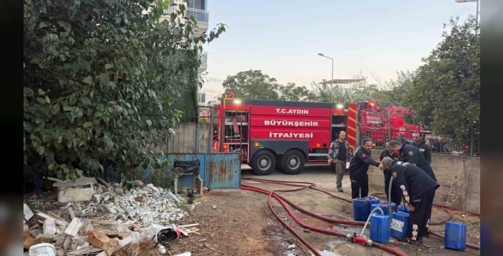 Aydın'da odun deposunda yangın çıktı