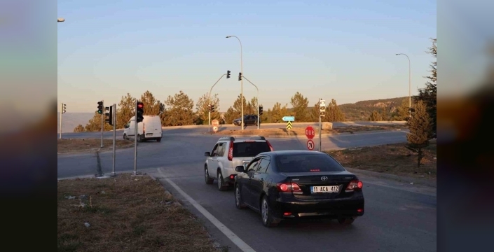 Bilecik'te kazaların yaşandığı kavşağa sinyalizasyon sistemi kuruldu