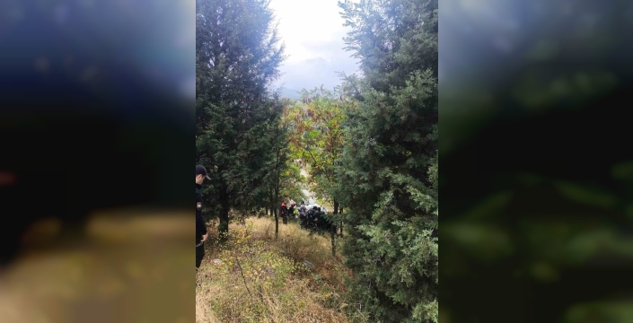 Bilecik'te otomobil şarampole devrildi, 4 yaralı