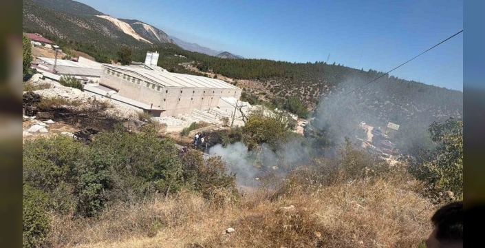 Bilecik'teki mermer fabrikasında yangın kontrol altına alındı