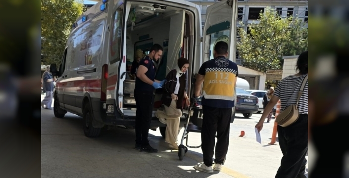 Bursa'da iki otomobil çarpıştı: 6 kişi yaralandı