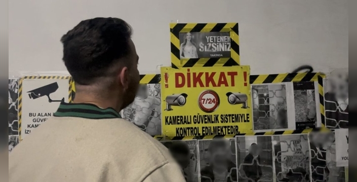Bursa'da pasaj sahibi, tuvaletini yapanların fotoğraflarını astı