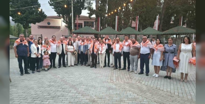 Çal Bağ Bozumu Festivali'nde yağmur coşkuyu etkilemedi