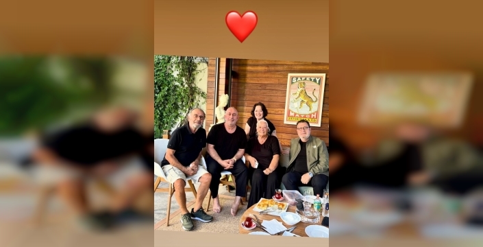 Cem Yılmaz, hastaneden taburcu olduktan sonra ailesiyle fotoğraf paylaştı