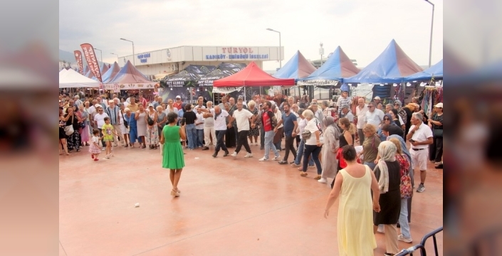 Çınarcık Hamsi Festivali'nde 4 ton hamsi dağıtıldı