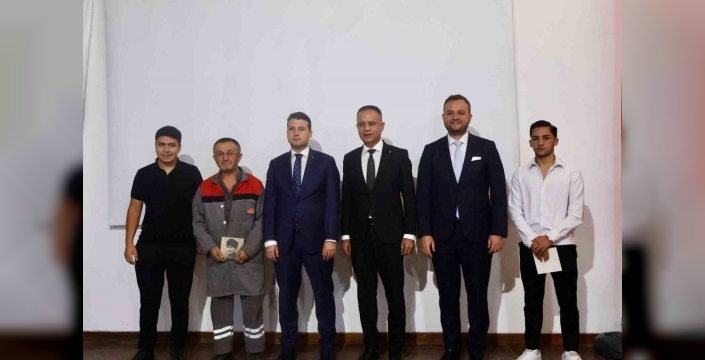Çivril'de 56 yıllık tamirci, Yılın Ahisi seçildi