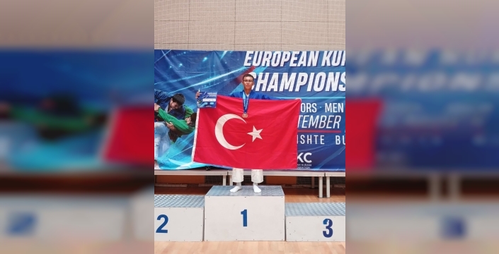 Denizli'li sporcu Avrupa Kuraş Şampiyonu oldu