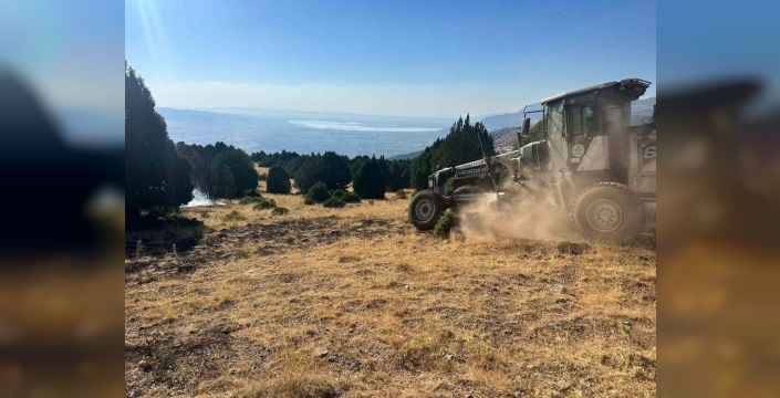 Dinar'da orman yangını kontrol altına alındı