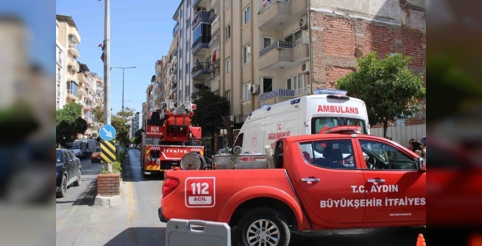 Doğal gaz kaçağı paniği: 6 katlı bina boşaltıldı