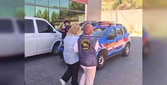 Dolandırıcılık şüphelileri İzmir'de yakalandı