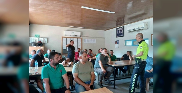 Efeler Belediyesi şoförlerine trafik eğitimi verildi