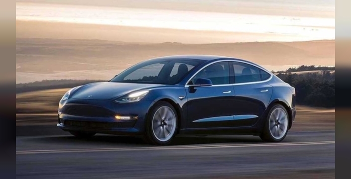 Eski partner, Tesla uygulamasıyla kadını uzaktan taciz etti