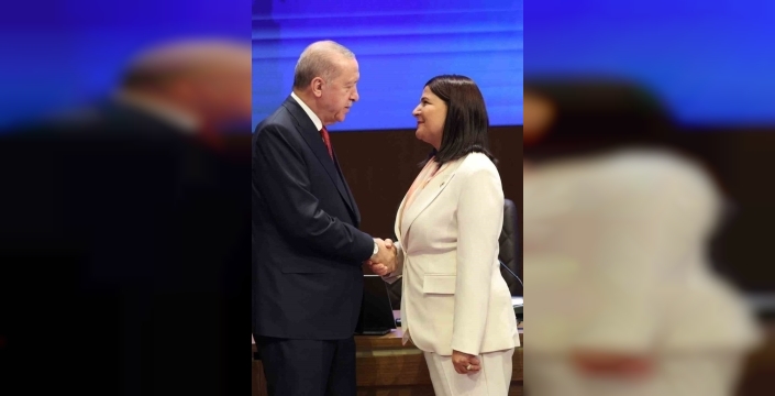 Foça belediye başkanı AK Parti'ye geçti