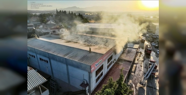 Gaziemir'de iş yerinde yangın paniği