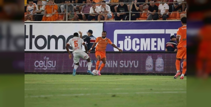 Göztepe, Alanyaspor karşısında ilk yarıyı önde bitirdi