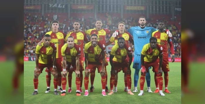 Göztepe, Çaykur Rizespor'u 1-0 önde kapattı