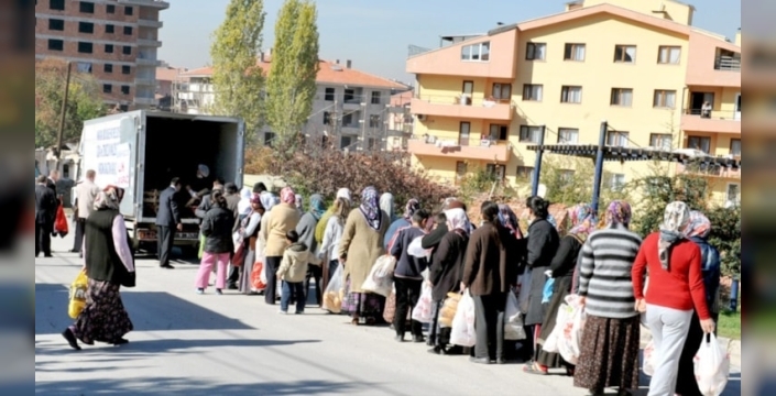 Günlük 15 bin kişi devletten sosyal yardım talep ediyor
