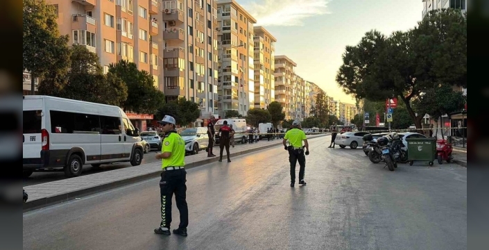 Güvenlik görevlisi silahıyla 5 kişiyi rehin aldı