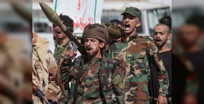 Husiler'den kaçan on binlerce Yemenli yerinden edildi