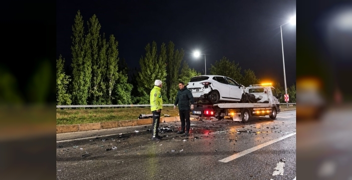 İyi Parti il başkanı ve oğlu trafik kazasında yaralandı