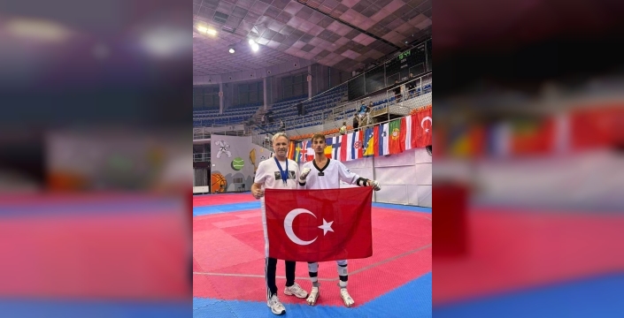 İzmirli tekvandocular Avrupa'da 3 madalya aldı