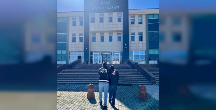 Kars'ta uyuşturucu operasyonunda 272 gram esrar ele geçirildi