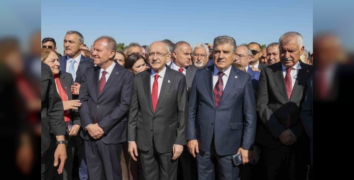 Kılıçdaroğlu Anıtkabir'i ziyaret etti